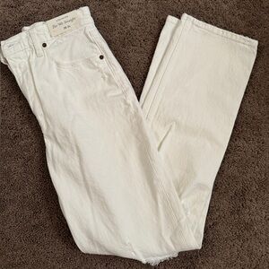 NWT Abercrombie 90s Straight Jean